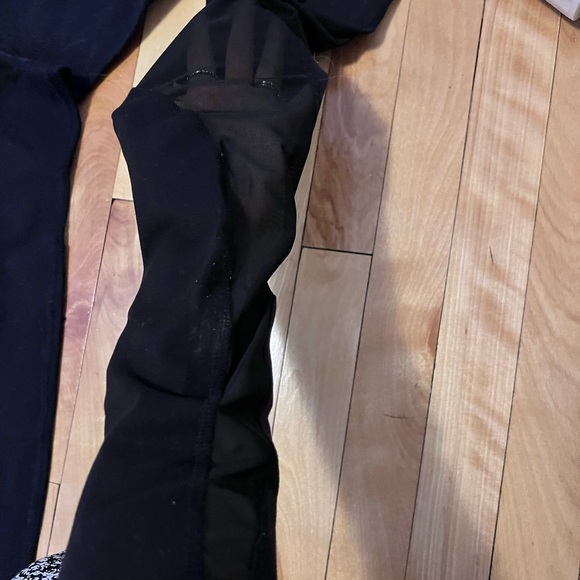 Size Small Alo Yoga Mesh leggings - Picture 5 of 5